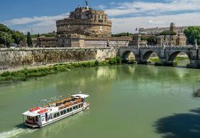 Tiber River Mini-Cruise with Sushi and Cocktail