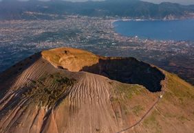 Mount Vesuvius: Entry + Roundtrip from Ercolano by Vesuvio Express