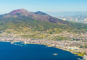 Vesuvius: Rountrip Transport from Pompeii + Skip The Line Entry