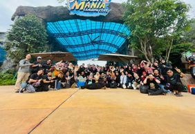 SplashMania WaterPark: Entry Ticket