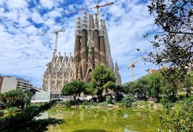 Barcelona of Gaudí: Exploring Masterpieces of the Most Imaginative Architect