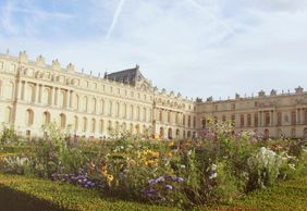 Versailles: Ticket & Audio Tour of Palace & Gardens