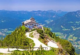 Hitler's Eagle's Nest: Entrance & Roundtrip from Salzburg