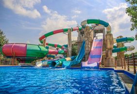 Pearls Kingdom Waterpark: Entry Ticket