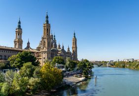 Zaragoza: Cathedrals & Squares Audio Tour