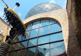 Figueres: Dali Museum Audio Tour with a Town Walk