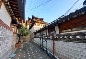 Seoul: Hanok Bukchon Village Audio Journey