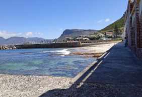 Cape Town: Kalk Bay's Charms Audio Tour