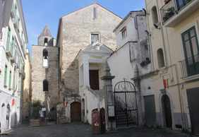 Salerno's Enchanting Walk: Hidden Gems & Historic Sights