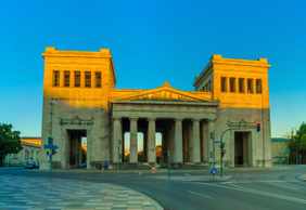 Munich: Audio Tour of Konigsplatz Area
