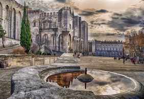 Avignon: Self-Guided Audio Walk Through the Papal City