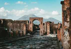 Pompeii: Entrance + Roundtrip Transport from Rome