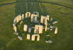 Stonehenge & Bath: Guided Day Trip from London with Bath Admission