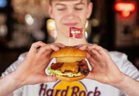 Hard Rock Cafe Berlin: Skip-the-Line Entry + 2 or 3-Course Menu
