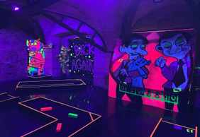 Minigolf Lisbon: 18 hole Minigolf Course + Bar Area Access