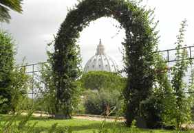 Vatican Museums: Fast Track Ticket + Vatican Gardens Tour on a Minibus