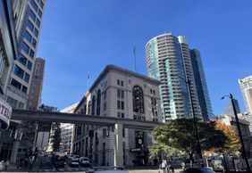 Seattle: Walk Through Downtown Landmarks and City Icons