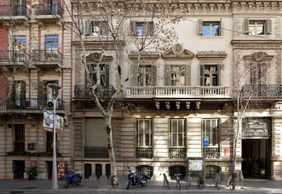 Barcelona: Self-Guided Audio Walk Through Gaudí’s Eixample