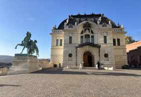 Budapest: Self-Guided Audio Walk Through Buda Castle Heights