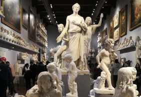 Florence: Accademia Audio Tour with a City Walk (Without a Ticket)