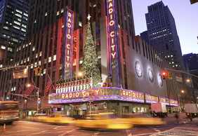 New York City: Self-Guided Audio Walk Through Manhattan Icons