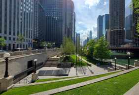 Chicago: Self-Guided Audio Walk Through Civic & Riverfront Icons