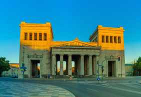 Munich: Audio Tour of Konigsplatz Area
