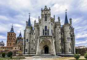 Astorga: Episcopal Palace Audio Tour (Without a Ticket)