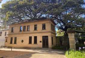 Sydney: Self-Guided Audio Walk Through Macquarie Street's Past