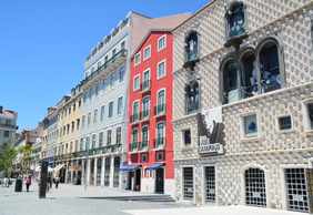 Lisbon: Self-Guided Audio Walk Through Chiado and Alfama