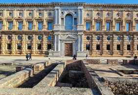 Granada: Self-Guided Audio Walk Through Moorish and Royal Splendor