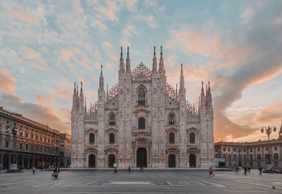 Milan: Duomo Rooftop Ticket & City Highlights Audio Tour