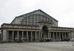 Brussels: Autoworld Ticket & City Highlights Audio Tour