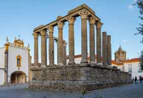 Évora: UNESCO City on Foot - Self-Guided Tour