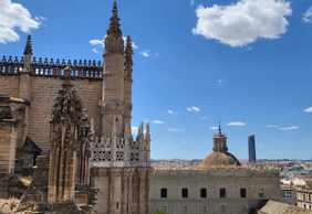 Seville's Hidden Heritage: A 2-Hour Walking Journey