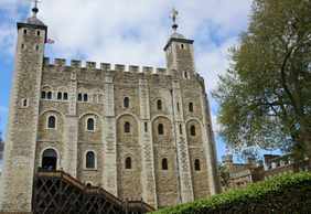 London Sightseeing Tour with Tower of London Ticket