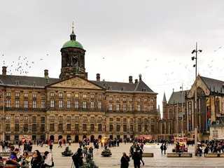 Amsterdam: Royal Palace Ticket, Audio Tour & City Walk