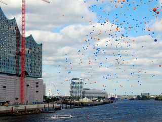 Hamburg: Elbphilharmonie Plaza Ticket & HafenCity Audio Tour