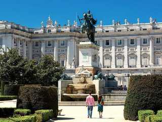 Madrid: Royal Palace & Gardens Audio Tour (Without a Ticket)