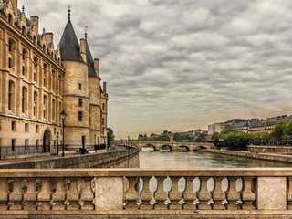 Paris: La Conciergerie Ticket