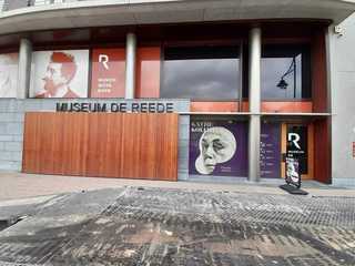 Antwerpen: Museum De Reede Ticket & City Gems Audio Tour