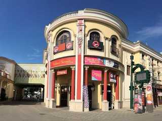 Vienna: Madame Tussauds Ticket & Sightseeing Audio Tour