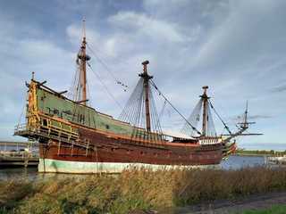 Lelystad: Batavialand Ticket & Maritime Heritage Audio Tour
