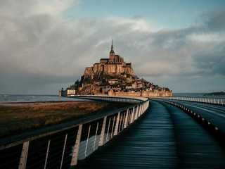 Mont Saint-Michel: Entry Ticket and Guided Day Tour from Paris