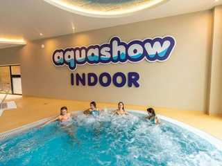 Quarteira: Aquashow Indoor Waterpark Entry