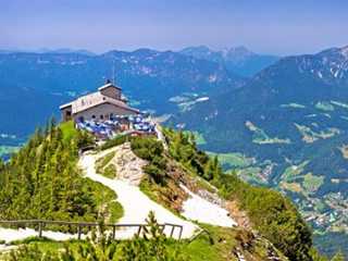 Hitler's Eagle's Nest: Entrance & Roundtrip from Salzburg