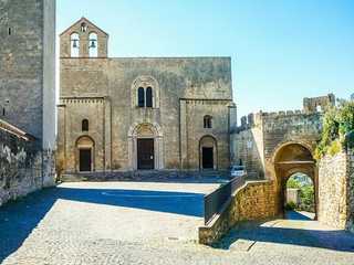 Tarquinia: Entry Ticket + Roundtrip Transfer from Civitavecchia
