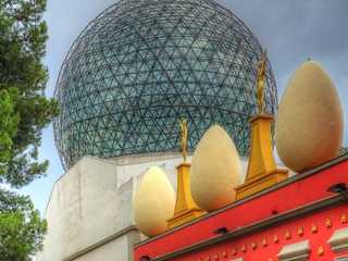Figueres: Dali Theater Museum Ticket & Audio Tour