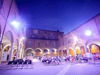 Bologna: a self-guided audio tour through the Porticoed City