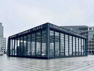 Berlin: Self-Driving Audio Tour Through History and Power